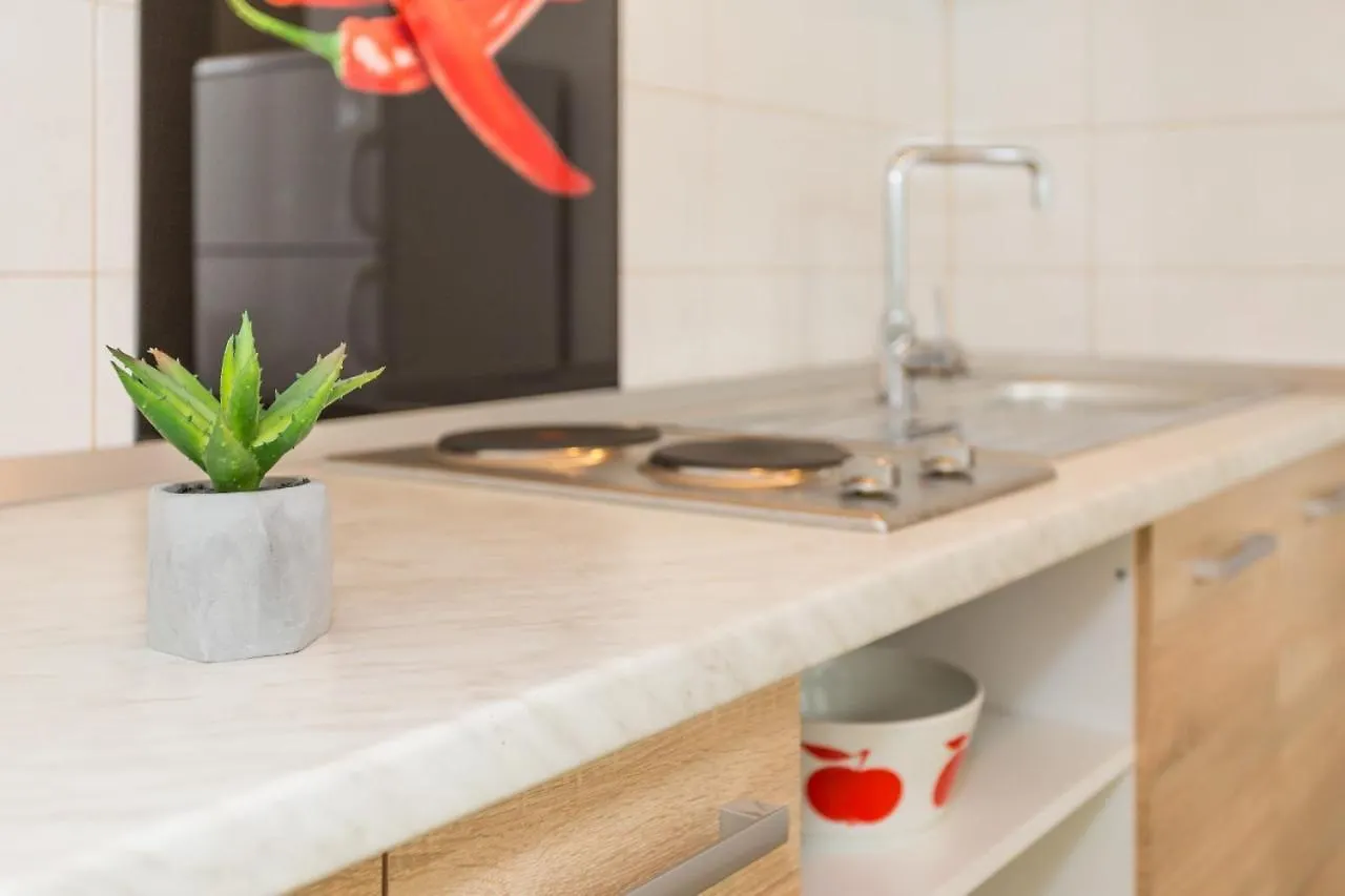 Comfortable Modern Studio With Shaded Patio Split Croatia