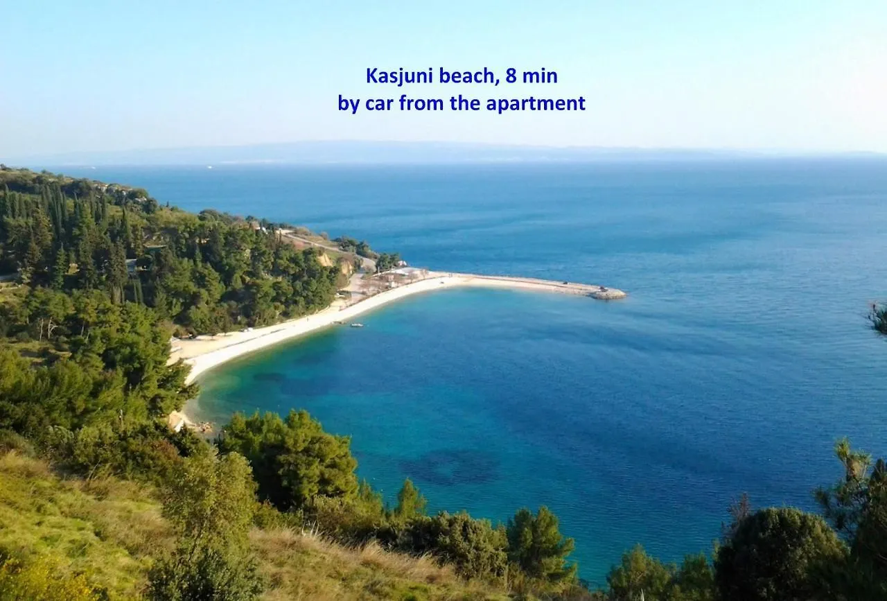 Comfortable Modern Studio With Shaded Patio Split Croatia
